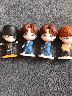 Lot Of 4 McDonalds Happy Meal Toys Tiny Tan Figures No Box/Card